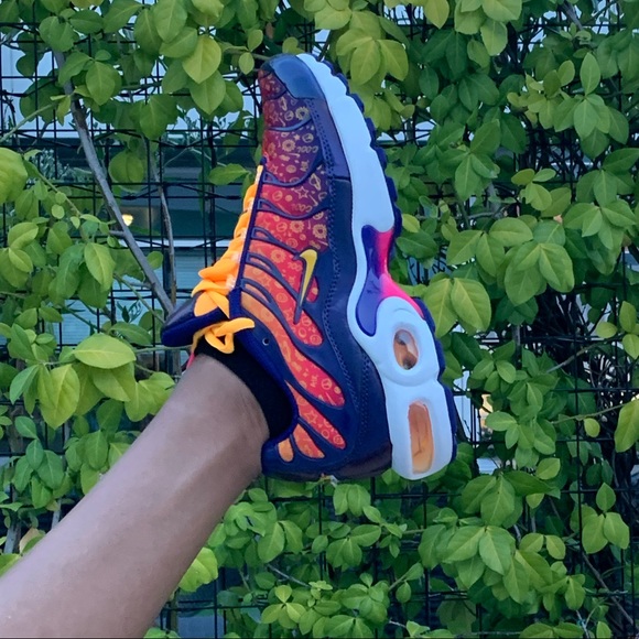 Nike Air Max Plus - Picture 3 of 6
